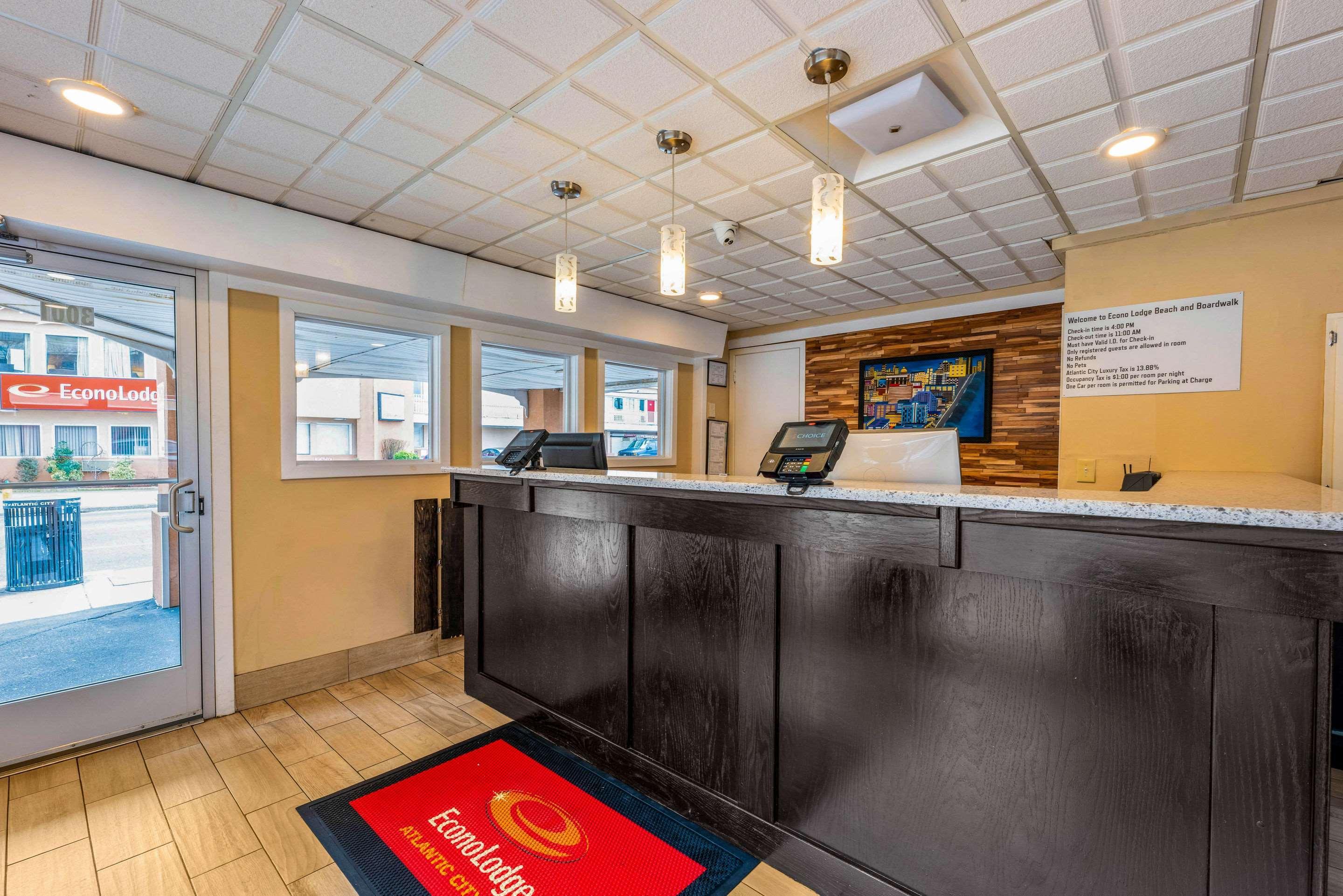 Econo Lodge Beach And Boardwalk Atlantic City Exterior photo